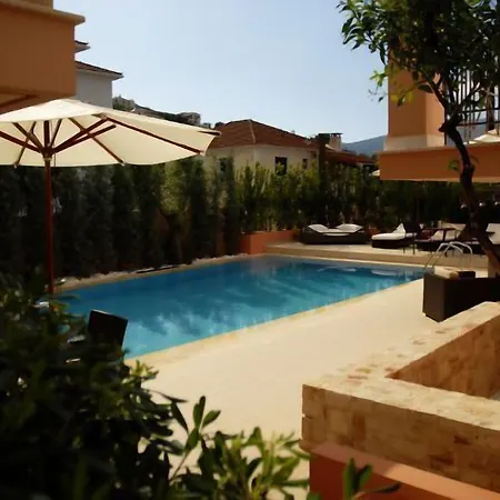 Korina Gallery מלון 4*