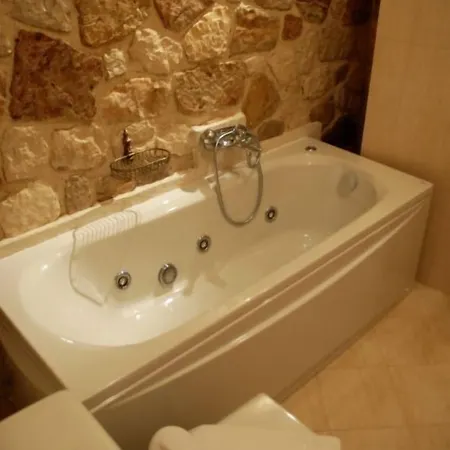 Korina Gallery 4* ואטי