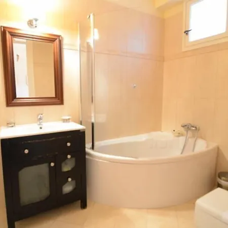 מלון Korina Gallery 4*