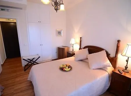 Korina Gallery ואטי