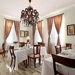 科里纳画廊酒店 4*