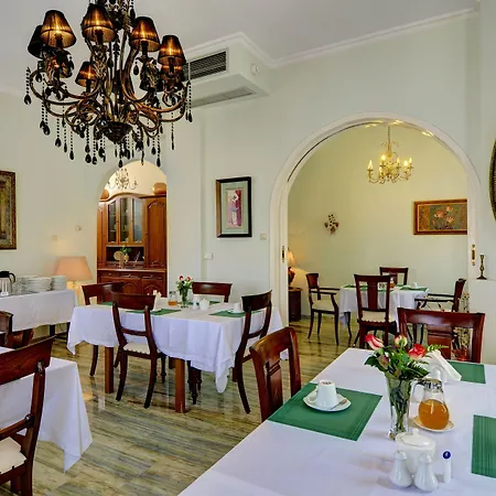 Korina Gallery 4*