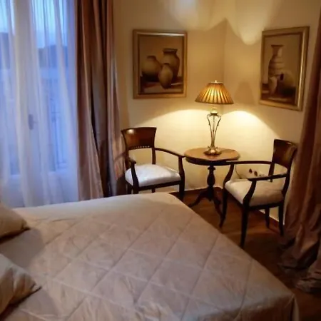 科里纳画廊酒店 4*