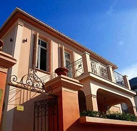 מלון Korina Gallery