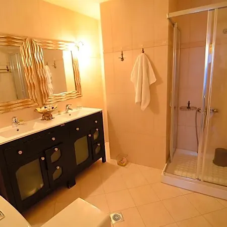 Korina Gallery Hotel