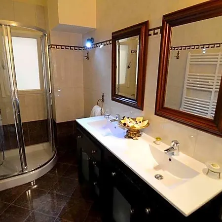 Korina Gallery Hotel 4*