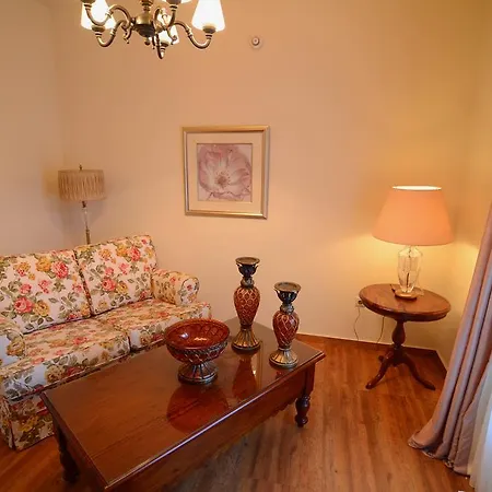 Korina Gallery 4*