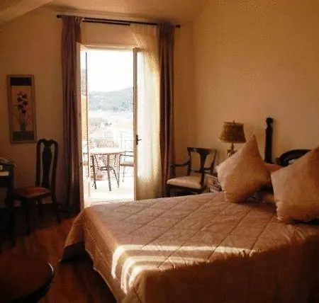 科里纳画廊酒店